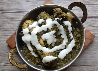 Here Is A List Of 7 Yummy Saag Recipes You Need To Try Here Is A List Of 7 Yummy Saag Recipes You Need To Try