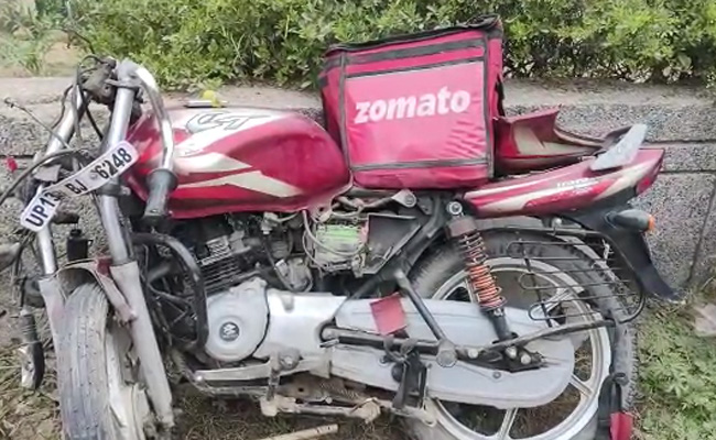 Car With "District Judge" Sticker Rams Bike In Noida, Delivery Agent Dies