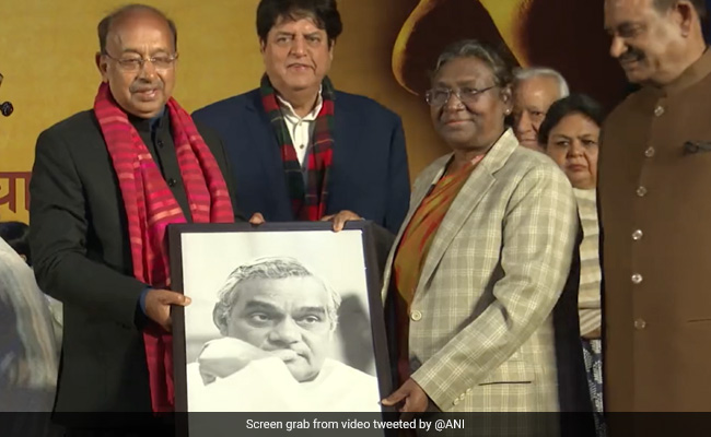 पूर्व प्रधानमंत्री अटल बिहारी वाजपेयी को उनकी 98वीं जयंती पर दी गई श्रद्धांजलि