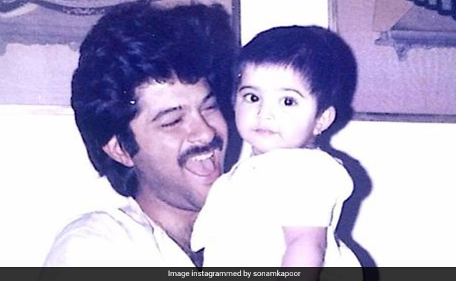 नाना अनिल कपूर के साथ दिखा सोनम कपूर का बेटा वायु, पिता के बर्थडे पर एक्ट्रेस ने शेयर की अनसीन फोटोज, फैंस ने लुटाया प्यार