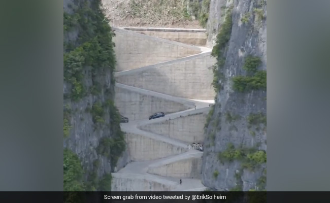 Video Shows Zigzag Mountain Road In China, Internet Calls It "Exciting As Well As Horrible"