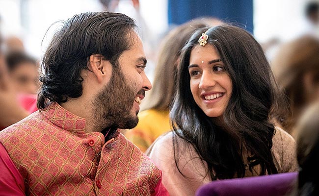 मुकेश अंबानी की नई बहू राधिका मर्चेंट से मिलिए, क्या आप जानते हैं बहुरानी से जुड़ी यह बात | Mukesh Ambani's son Anant Ambani gets engaged to radhika merchant, read to know