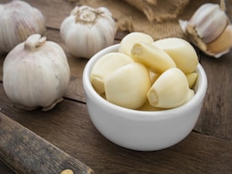 Garlic Side Effects: इन 4 लोगों को भूलकर भी नहीं करना चाहिए लहसुन का सेवन, फायदे की जगह पहुंचा सकता है नुकसान Garlic Side Effects: इन 4 लोगों को भूलकर भी नहीं करना चाहिए लहसुन का सेवन, फायदे की जगह पहुंचा सकता है नुकसान