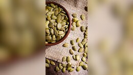 बालों के लिए काफी फायदेमंद होता है आम सा दिखने वाला ये बीज, जानें इसका इस्तेमाल