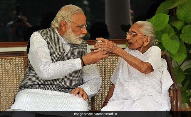 After Performing Mother's Last Rites, PM Modi Returns To Work