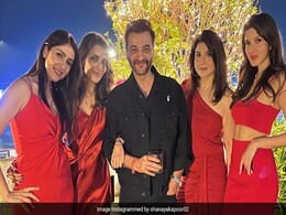 For Shanaya Kapoor, Christmas Has Arrived Early. See Post For Shanaya Kapoor, Christmas Has Arrived Early. See Post