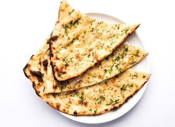 Paneer Thecha Kulcha: A Delicious Twist To Your Classic Kulcha Recipe - Try It Today Paneer Thecha Kulcha: A Delicious Twist To Your Classic Kulcha Recipe - Try It Today