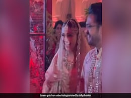 बधाई हो! हंसिका मोटवानी की हो गई शादी, पहली झलक देख फैन्स ने कहा- अब तक की सबसे सुंदर दुल्हन...VIDEO  बधाई हो! हंसिका मोटवानी की हो गई शादी, पहली झलक देख फैन्स ने कहा- अब तक की सबसे सुंदर दुल्हन...VIDEO