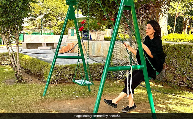 Neetu Kapoor's Last Swing In A Fresh Weather Before Getting Into "Pollution And Popping Pills"