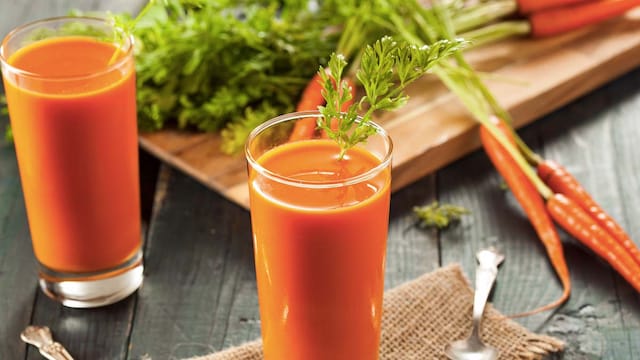 Carrot juice acts as a natural detoxifier, cleansing the liver and improving its function