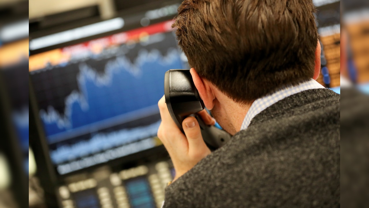 Rs 13,000 Crore Blow In 1 Day: What's Driving Foreign Investors Out Of India