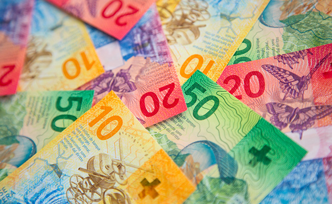 Man Drops $20,000 On Street In Switzerland. Then This Happened