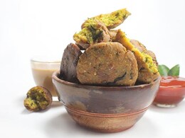 Winter Special: How To Make Guajarati Bajra Methi Na Dhebra - Recipe Video Inside