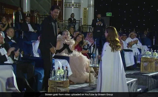 Watch: Sharon Stone Gasps, Says "Oh My God" As Shah Rukh Sits Next To Her