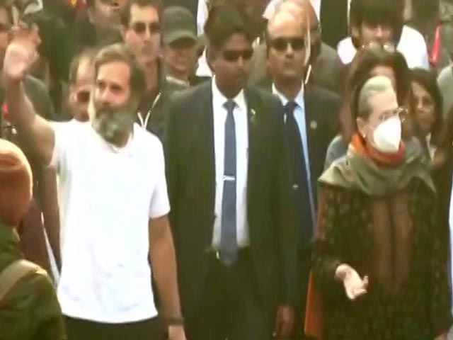 Gandhis March Through Delhi Amid Congress vs BJP Over Covid Protocol