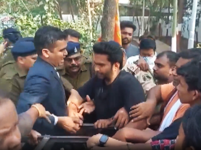 BJP, Congress Workers Clash Over Installation of Atal Bihari Vajpayee's Statue