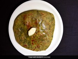 इन तरीकों से बनाएं बथुए की मुलायम और फुली हुई पूड़ियां, सब करेंगे आपके खाने का गुणगान इन तरीकों से बनाएं बथुए की मुलायम और फुली हुई पूड़ियां, सब करेंगे आपके खाने का गुणगान