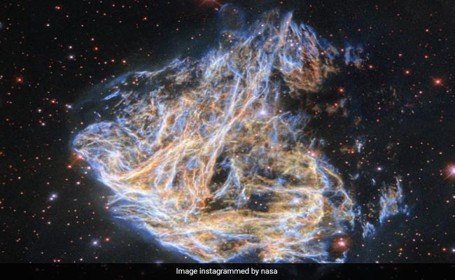 NASA Hubble Shares Striking Pic Of Celestial Fireworks Display That "Sparkle"