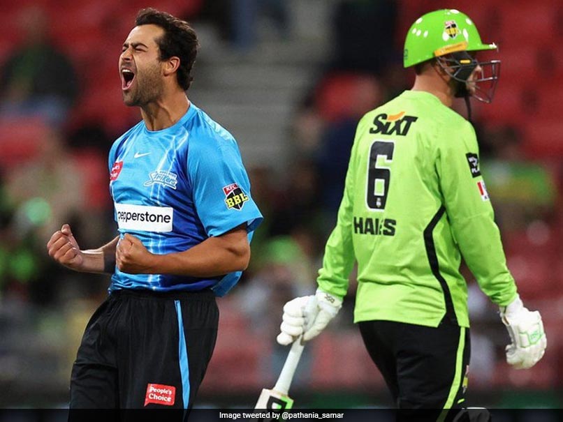 "Do Not Scratch Your Eyes": Twitter Amazed As Sydney Thunder Bowled Out For 15 Runs In Big Bash League Match