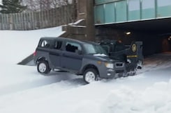 US Officials Dig Out Vehicles Stuck During Major Blizzard US Officials Dig Out Vehicles Stuck During Major Blizzard