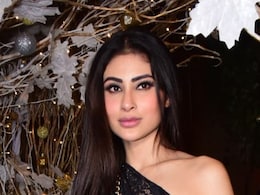 Mouni Roy's Latest Fruity Indulgence Is Motivating Us To Eat Healthy