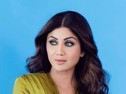 Shilpa Shetty Welcomes New Year In London With Delicious Homemade Cake - See Pic Shilpa Shetty Welcomes New Year In London With Delicious Homemade Cake - See Pic