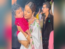 VIDEO: भारती सिंह के बेटे 'गोला' को गोद में लिए शादी में घूमती दिखीं शहनाज गिल, वीडियो देख फैंस को आई सिद्धार्थ शुक्ला की याद VIDEO: भारती सिंह के बेटे 'गोला' को गोद में लिए शादी में घूमती दिखीं शहनाज गिल, वीडियो देख फैंस को आई सिद्धार्थ शुक्ला की याद