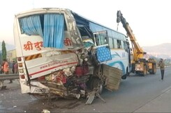 1 Dead, 10 Injured As Bus Returning From Wedding Party Hits Truck In Maharashtra 1 Dead, 10 Injured As Bus Returning From Wedding Party Hits Truck In Maharashtra