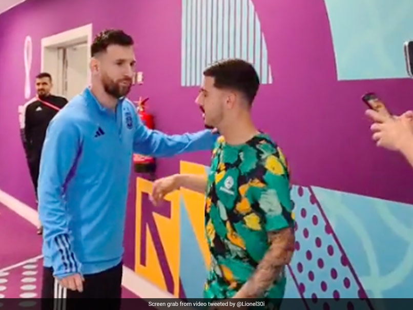 Watch: Australia Players Become Fanboys, Take Turns To Click Pictures With Lionel Messi