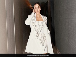 जाह्नवी कपूर की ग्लैमरस फोटो देख खुद को रोक नहीं पाए उनके ये स्पेशल फ्रेंड, बोले- मेरे घर चलो जाह्नवी कपूर की ग्लैमरस फोटो देख खुद को रोक नहीं पाए उनके ये स्पेशल फ्रेंड, बोले- मेरे घर चलो