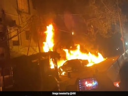 4 Vehicles Catch Fire In Delhi's Sadar Bazaar: Official 4 Vehicles Catch Fire In Delhi's Sadar Bazaar: Official