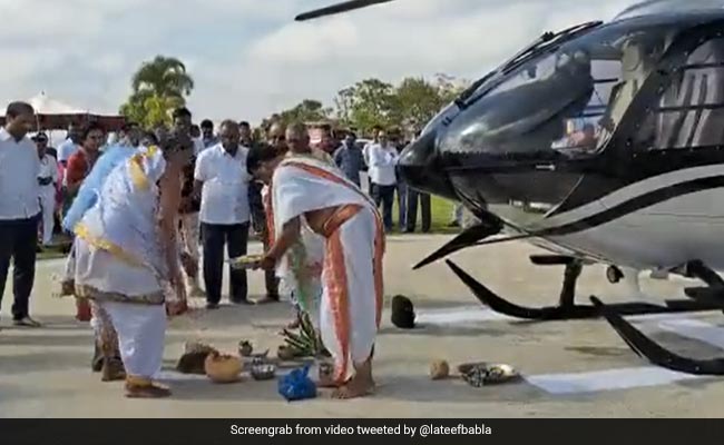 Watch: Hyderabad Businessman Takes His New Helicopter To Temple For <i>"Vahan Puja"</i>