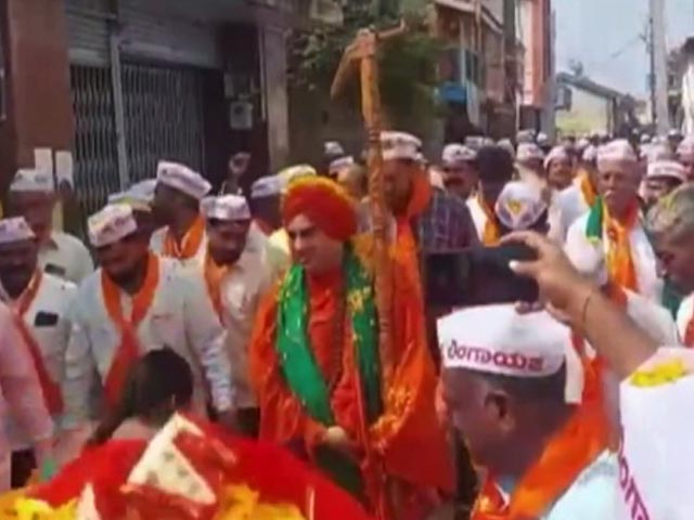 Over One Lakh Lingayat Seers To Protest In Karnataka