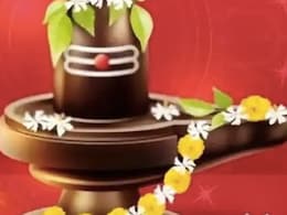 Shivling Darshan: सपने में दिखते हैं शिवलिंग तो हो सकते हैं ये बदलाव, क्या कहता है ज्योतिष शास्त्र?