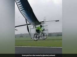 साइकिल चलाकर प्लेन उड़ाने की कोशिश कर रहा था शख्स, Video देख दंग रह गए लोग, कहा- इतनी मेहनत की क्या जरूरत थी... साइकिल चलाकर प्लेन उड़ाने की कोशिश कर रहा था शख्स, Video देख दंग रह गए लोग, कहा- इतनी मेहनत की क्या जरूरत थी...