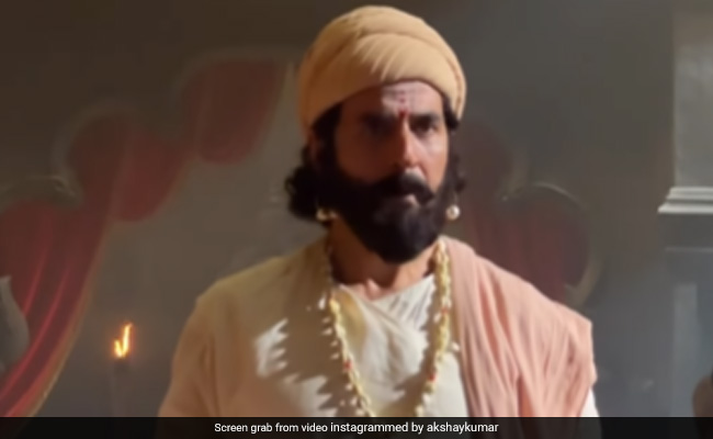 VIDEO: अक्षय कुमार ने रिवील किया शिवाजी लुक, टीजर में दिखी मजेदार गलती तो लोगों ने खूब लिए मजे, बोले- नास पीट दिया