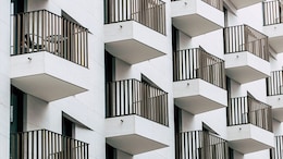 Migrant Workers Face Evictions As Dubai Cracks Down On Shared Crowded Apartments