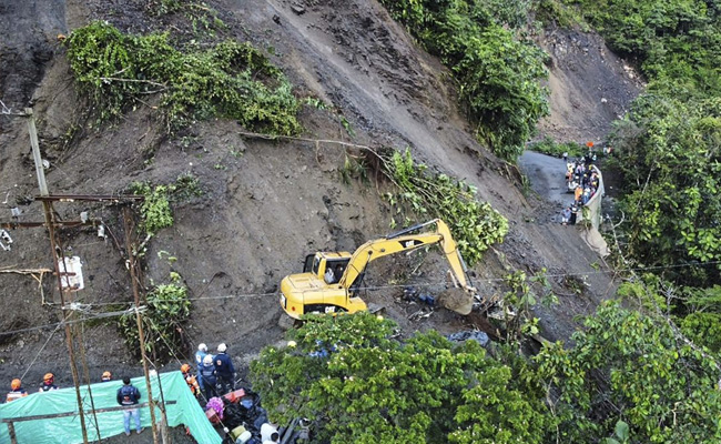 Landslide Buries Bus In Colombia, At Least 27 Dead