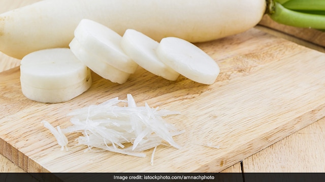 Radish acts as a natural detoxifier helping cleanse the liver and kidneys