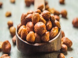 Skin Care: स्किन के लिए इन पांच तरीकों से लाभदायक है मूंगफली का सेवन, जानेंगे तो रोज खाएंगे Skin Care: स्किन के लिए इन पांच तरीकों से लाभदायक है मूंगफली का सेवन, जानेंगे तो रोज खाएंगे