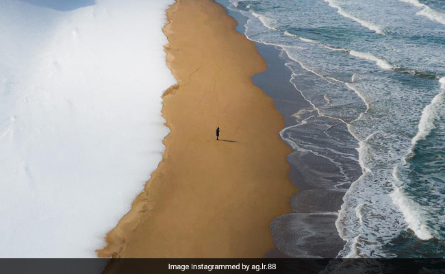 Internet Is Amazed By This Old Image Of A Japanese Beach