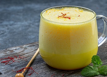 Badam Milk Recipe: How To Make This Soothing Drink To Add To Your Winter Diet Badam Milk Recipe: How To Make This Soothing Drink To Add To Your Winter Diet