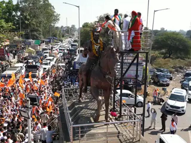 Over 1 Lakh Lingayats, Led By BJP MLA, Stage Massive Protest In Karnataka