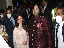 Ranbir-Alia Groove At Anant Ambani, Radhika Merchant's Engagement Ranbir-Alia Groove At Anant Ambani, Radhika Merchant's Engagement