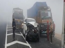 VIDEO: बुलंदशहर में कोहरे के चलते आपस मे टकराए तीन दर्जन वाहन, कई लोग घायल VIDEO: बुलंदशहर में कोहरे के चलते आपस मे टकराए तीन दर्जन वाहन, कई लोग घायल