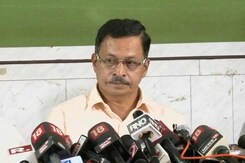 श्रद्धा वालकर के पिता बोले, "बेटी के हत्यारे आफताब को फांसी दी जाए" श्रद्धा वालकर के पिता बोले, "बेटी के हत्यारे आफताब को फांसी दी जाए"