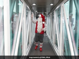 Santa Claus Flies All The Way From Finland To Mumbai To Spread Christmas Cheer Santa Claus Flies All The Way From Finland To Mumbai To Spread Christmas Cheer