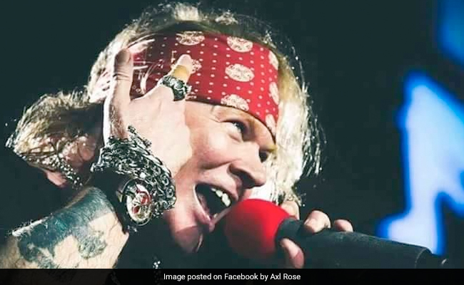 Guns N' Roses Fan Hit In The Face By Microphone Thrown By Axl Rose At Australia Concert