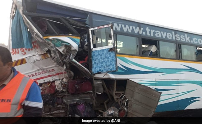 1 Dead, 10 Injured As Bus Returning From Wedding Party Hits Truck In Maharashtra