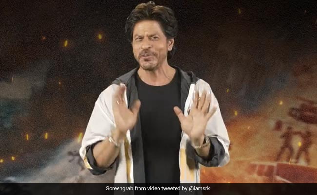 Shah Rukh Khan's First Stop For <i>Pathaan</i> Promotions -  FIFA World Cup Finals